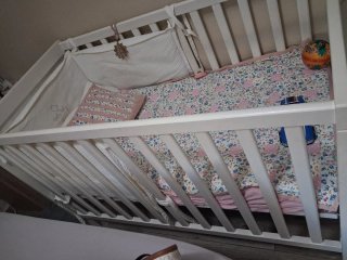 Culla bianca Ikea con orsetti