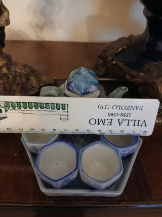Servizio da tè miniatura decorato