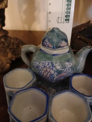 Servizio da tè miniatura decorato