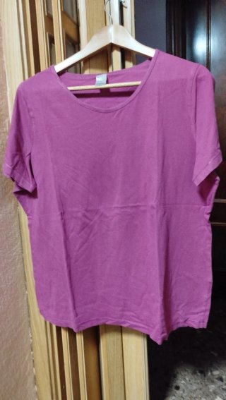 Camiseta morada manga corta
