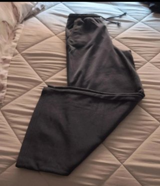 Pantalón deportivo ancho gris