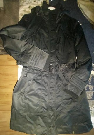 Parka negra mujer.
