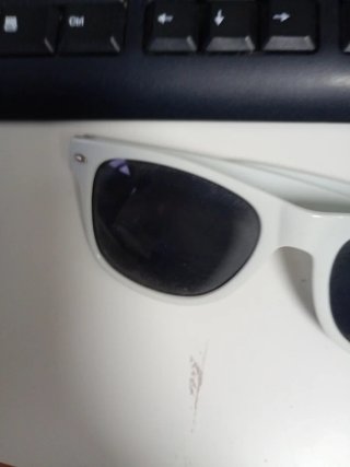 Gafas de sol blancas y negras