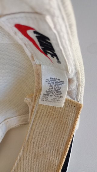 Gorra Nike Vintage Y2K 90s Off-White Cap