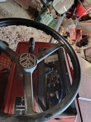 Tractor Fiat 60-76 DT con pala