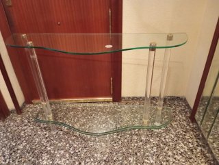 Mesa recibidor cristal y plástico