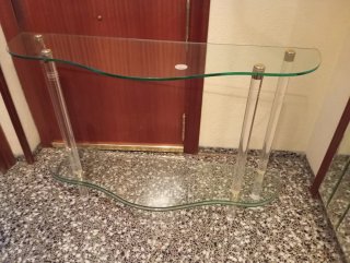 Mesa recibidor cristal y plástico