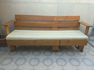 Sofá de 3 plazas de madera reciclada