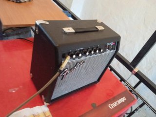 Amplificador Guitarra Fender Frontman 15G