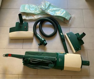 Aspirador Vorwerk VK 122 con accesorios