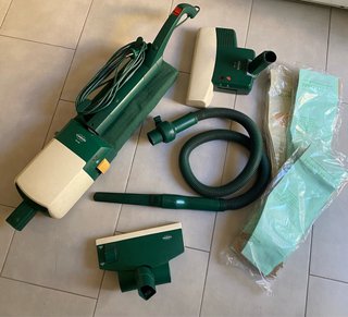 Aspirador Vorwerk VK 122 con accesorios