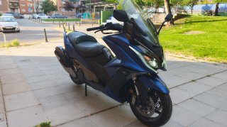 Kymco AK550 Maxi Scooter 2019 Azul A2