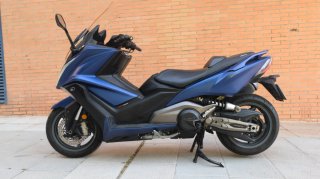 Kymco AK550 Maxi Scooter 2019 Azul A2