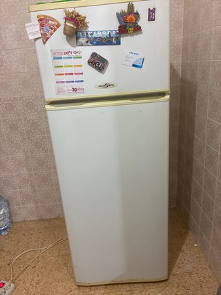Nevera blanca con congelador