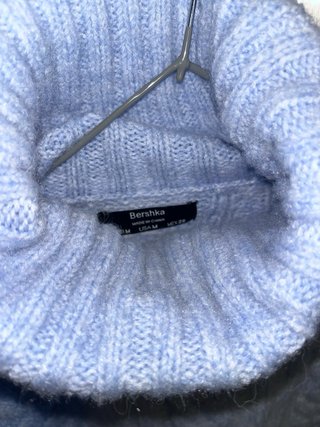 Jersey grueso cuello alto azul