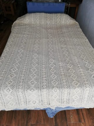 Colcha ganchillo hecha a mano. 240x210
