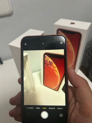 iPhone XR 128GB Coral