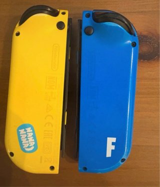 Nintendo Switch V1 + 4 Joy-Con Originali