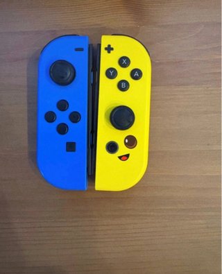 Nintendo Switch V1 + 4 Joy-Con Originali