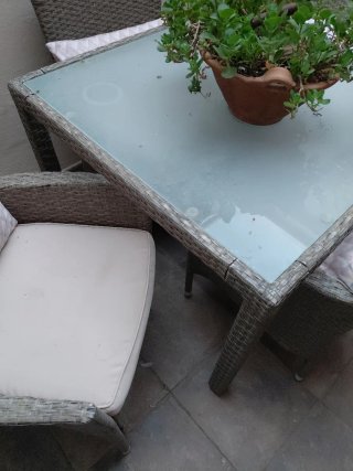 Mesa y 4 sillas terraza