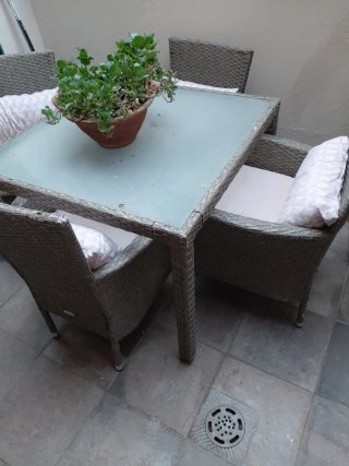 Mesa y 4 sillas terraza