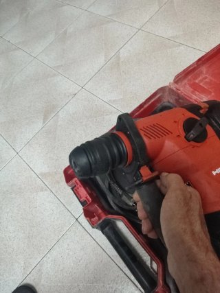 Martillo Percutor Hilti TE 30  AVER SDS Plus