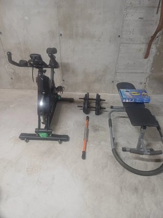 Lote Bicicleta Estática y Pesas
