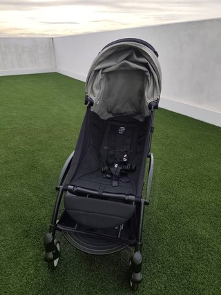 Babyzen YOYO2 con capazo rígido y reposapiés