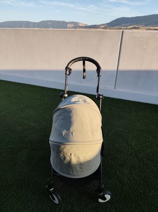 Babyzen YOYO2 con capazo rígido y reposapiés