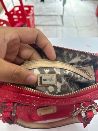Bolso Guess Rojo y Dorado Poco Uso