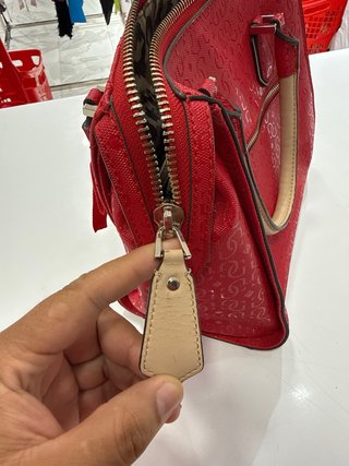 Bolso Guess Rojo y Dorado Poco Uso