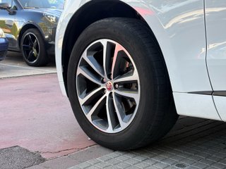 Jaguar F-Pace 2.0L i4D 120kW R-Sport