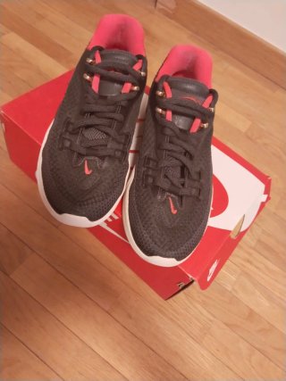 Zapatillas Nike Baloncesto Negras Rojas