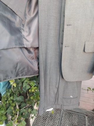 Fato cinza tamanho 40 Tem colete e calca doutro