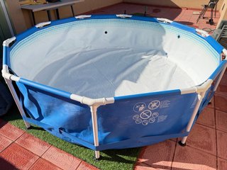 Piscina desmontable Intex azul y blanca