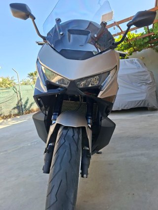 .moto honda Forza 750 de 2025