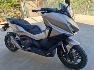.moto honda Forza 750 de 2025