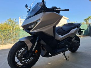 .moto honda Forza 750 de 2025