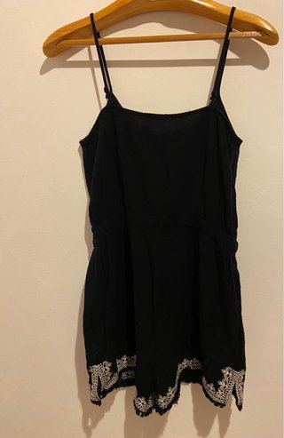 Mono corto bordado Calzedonia negro
