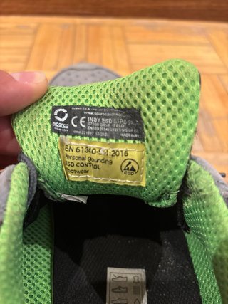 Zapatos de seguridad Sparco grises y verdes