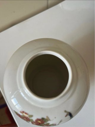 Jarrón porcelana decorado con pavos reales