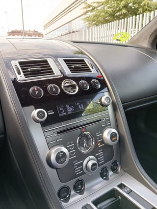 Aston Martin DB9 2009