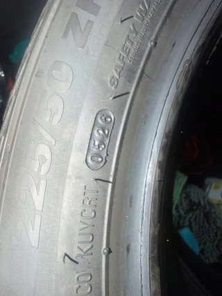 Neumáticos Kumho 225/50 R18 99W