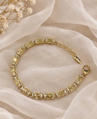 Pulsera con detalles de circonitas