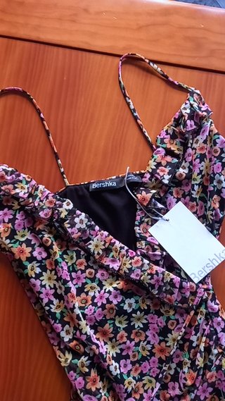 Vestido Bershka floral negro
