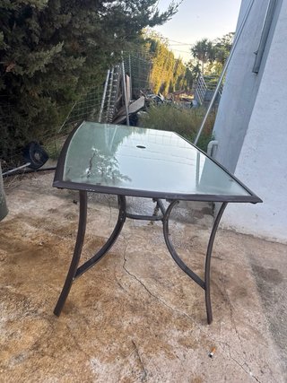Mesa de porche con tapa de cristal