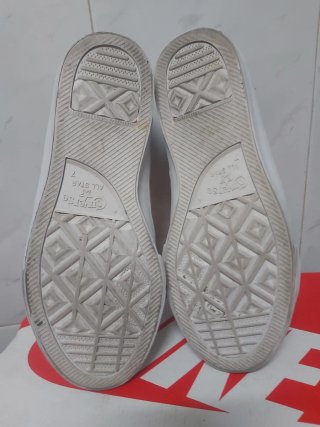 Zapatillas Converse T40 Blancas Perforadas