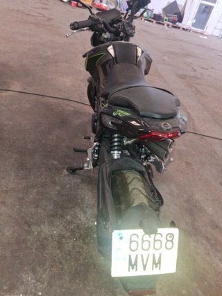 Benelli TNT 125 Negra y Verde
