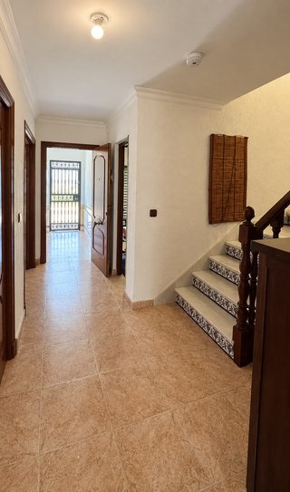 CHALET ADOSADO 4 DORMITORIOS + GARAJE EN CHICLANA