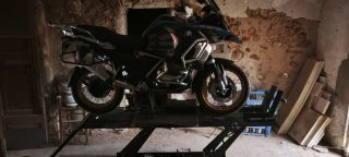 Elevador de motos hidráulico y neumático
